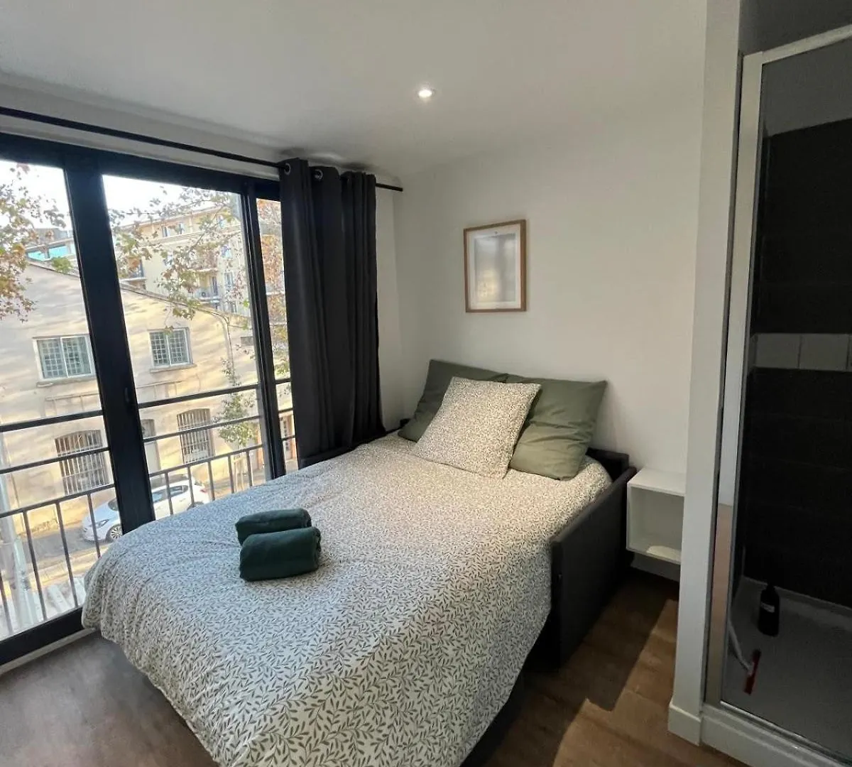 别墅 Chez Edouard - Superbe Triplex Neuf - 6 Chambres - Centre Ville Proche Rotonde Allees Provencales 普罗旺斯地区艾克斯