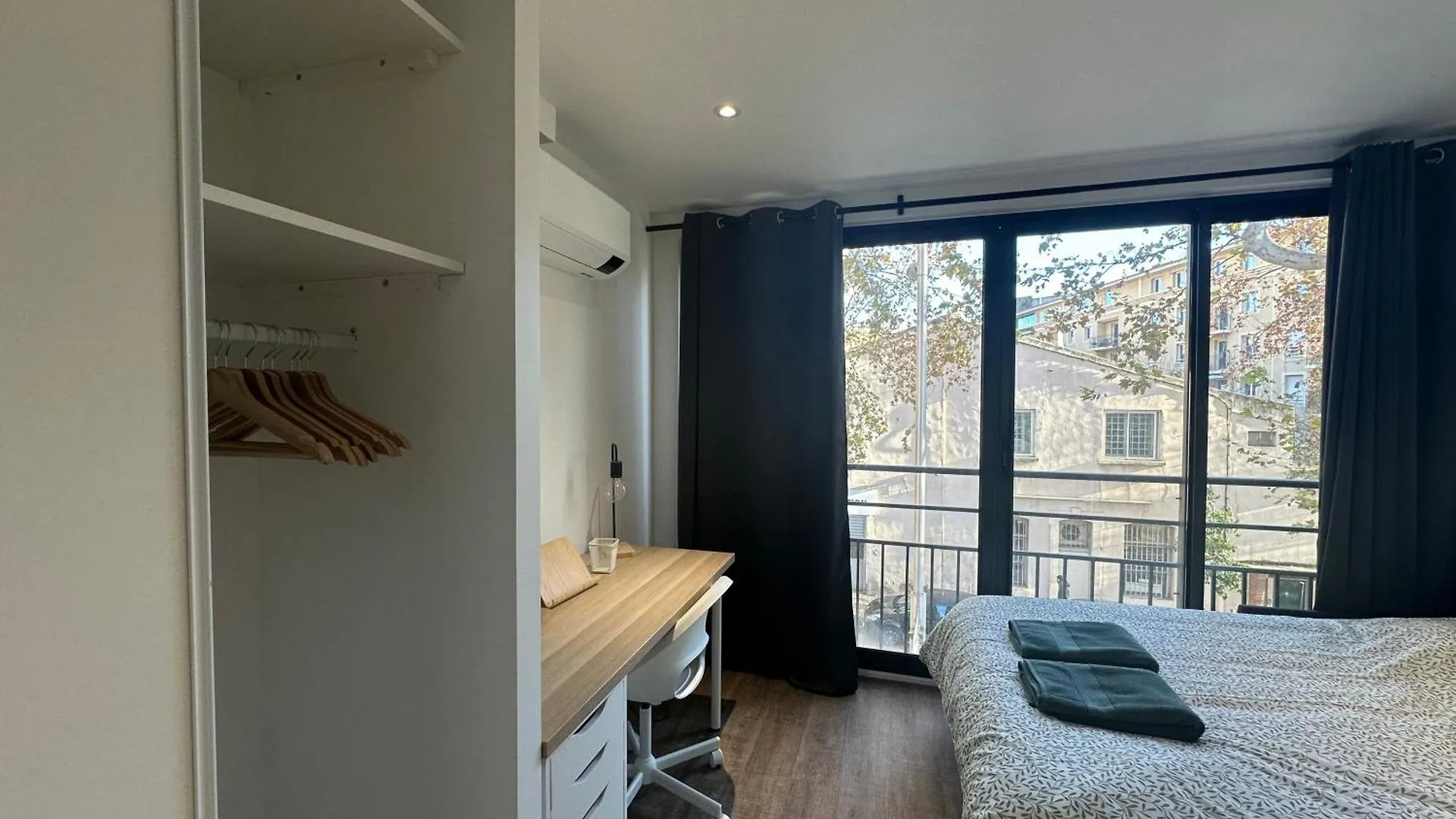 Chez Edouard - Superbe Triplex Neuf - 6 Chambres - Centre Ville Proche Rotonde Allees Provencales 普罗旺斯地区艾克斯